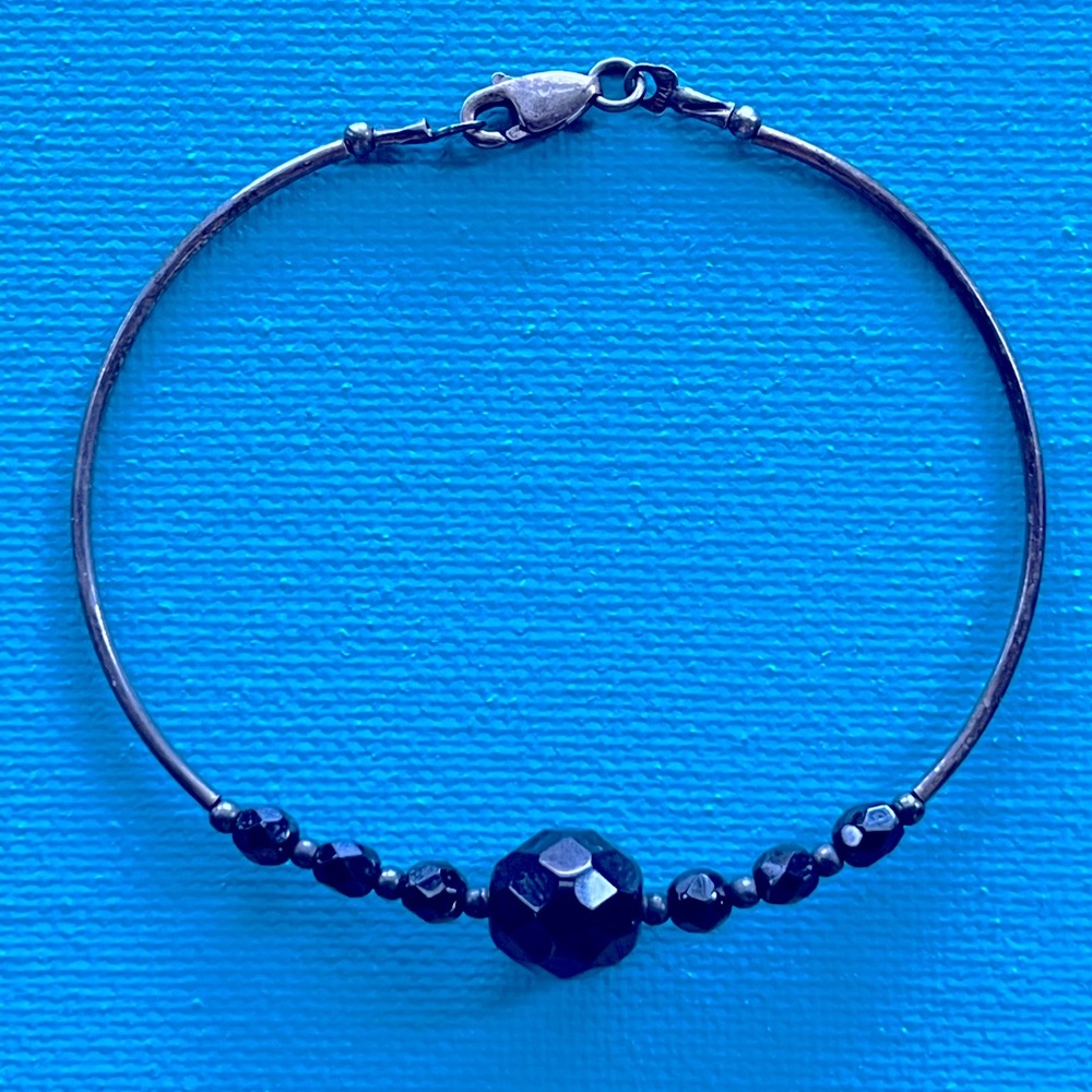 Vintage sterling bracelet with black faceted beads 7”